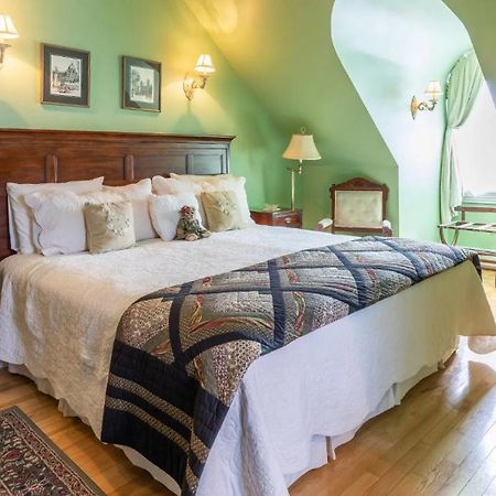 Fitzroy Hall Bed & Breakfast Charlottetown Bagian luar foto