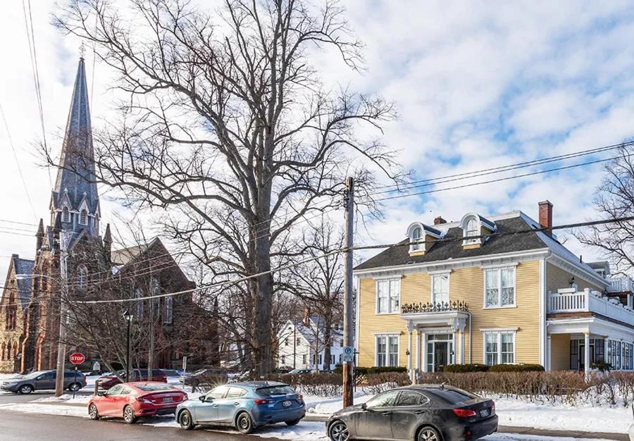 Fitzroy Hall Bed & Breakfast Charlottetown Bagian luar foto