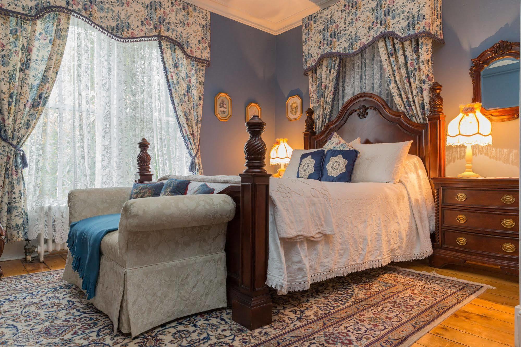 Fitzroy Hall Bed & Breakfast Charlottetown Bagian luar foto