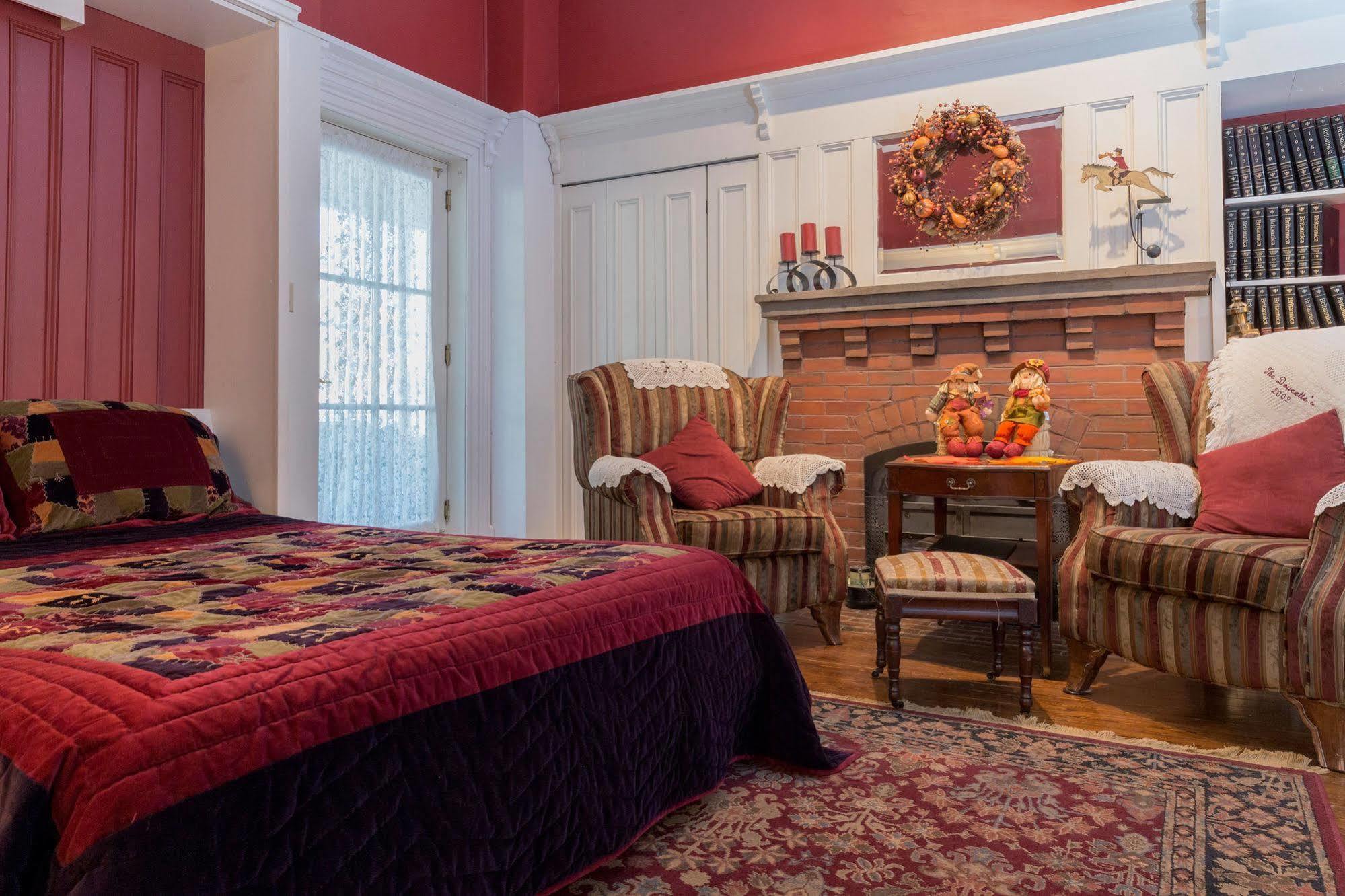 Fitzroy Hall Bed & Breakfast Charlottetown Bagian luar foto