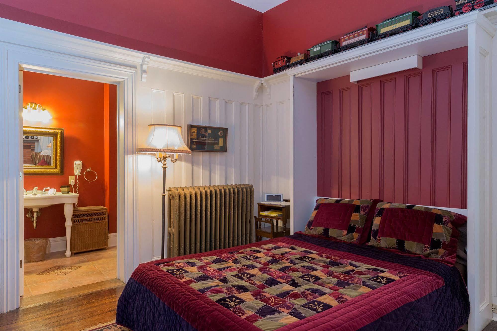 Fitzroy Hall Bed & Breakfast Charlottetown Bagian luar foto