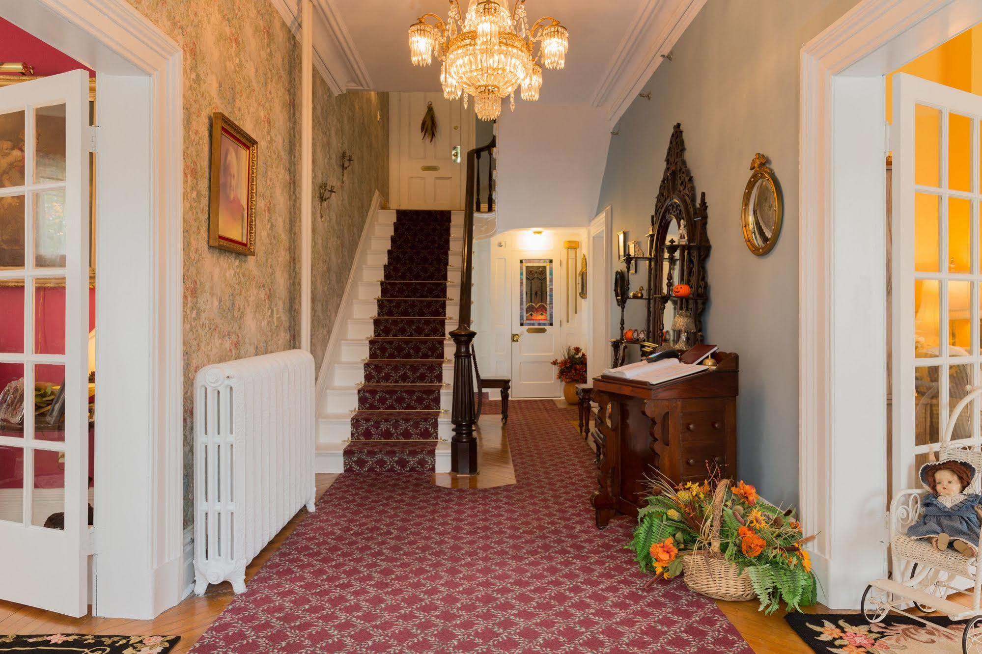 Fitzroy Hall Bed & Breakfast Charlottetown Bagian luar foto